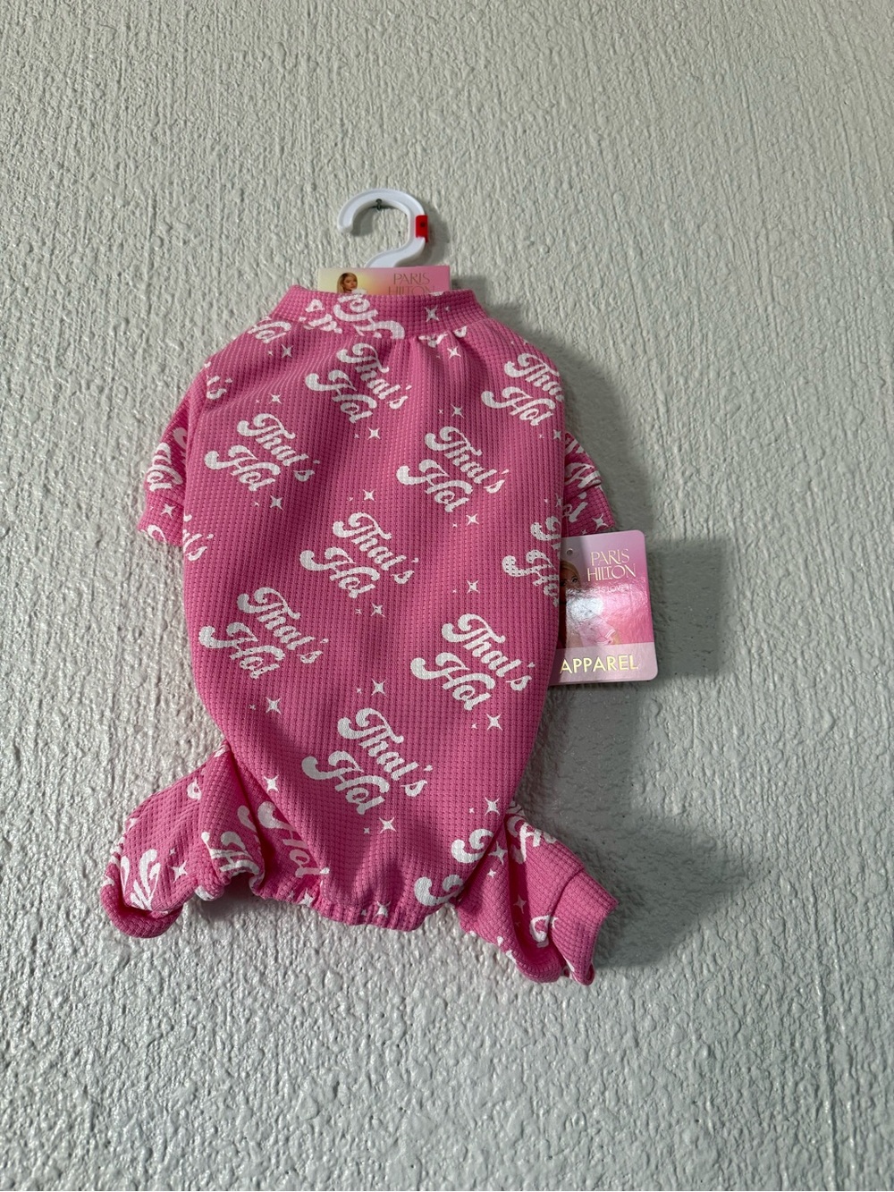 PARIS HILTON PET APPAREL THATS HOT PINK DOG OUTFIT S
